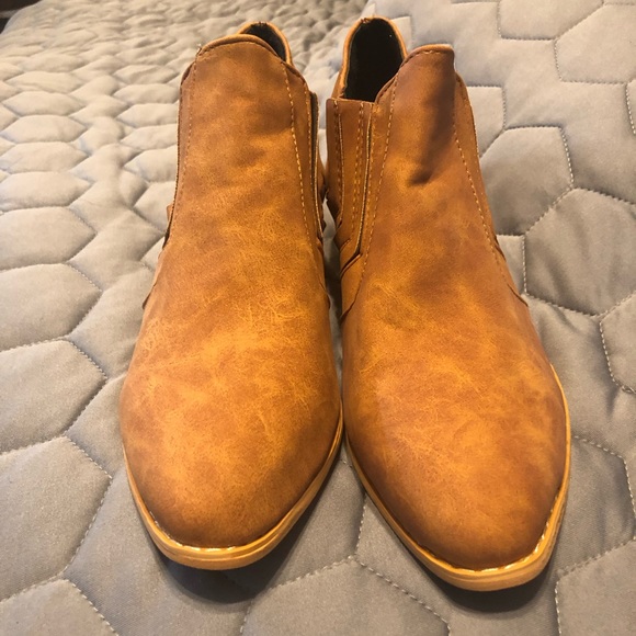 Solid Round Toe Heeled Booties - Picture 2 of 4